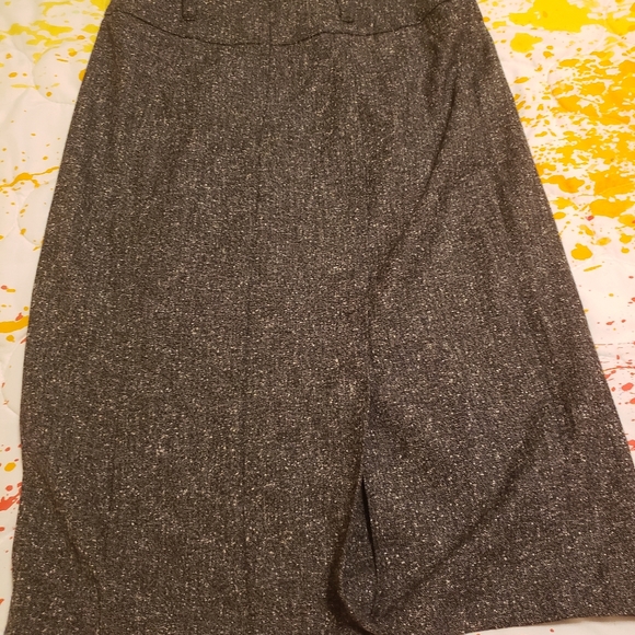 New York & Company black and whiite skirt with belt, Stretch Size 4 Slit in back - Picture 2 of 3